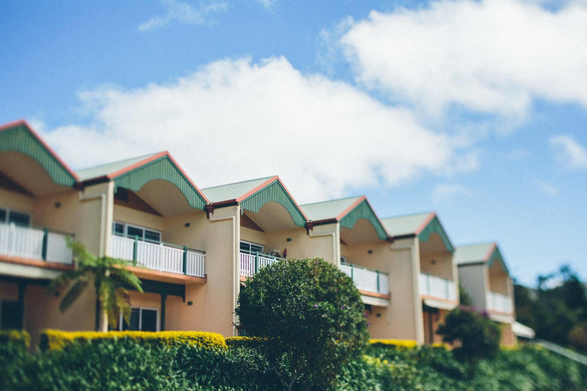 Tinaroo Lake Resort Exterior photo